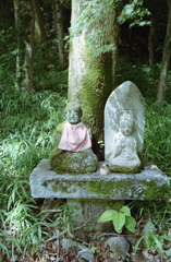 納骨終えて石仏　