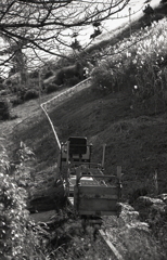 業務用車両はモノレール？