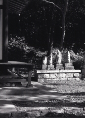 お堂よこの石仏