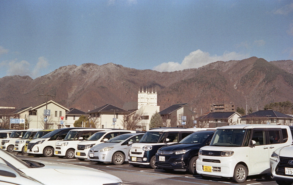 美しい山々に囲まれた上田の風景