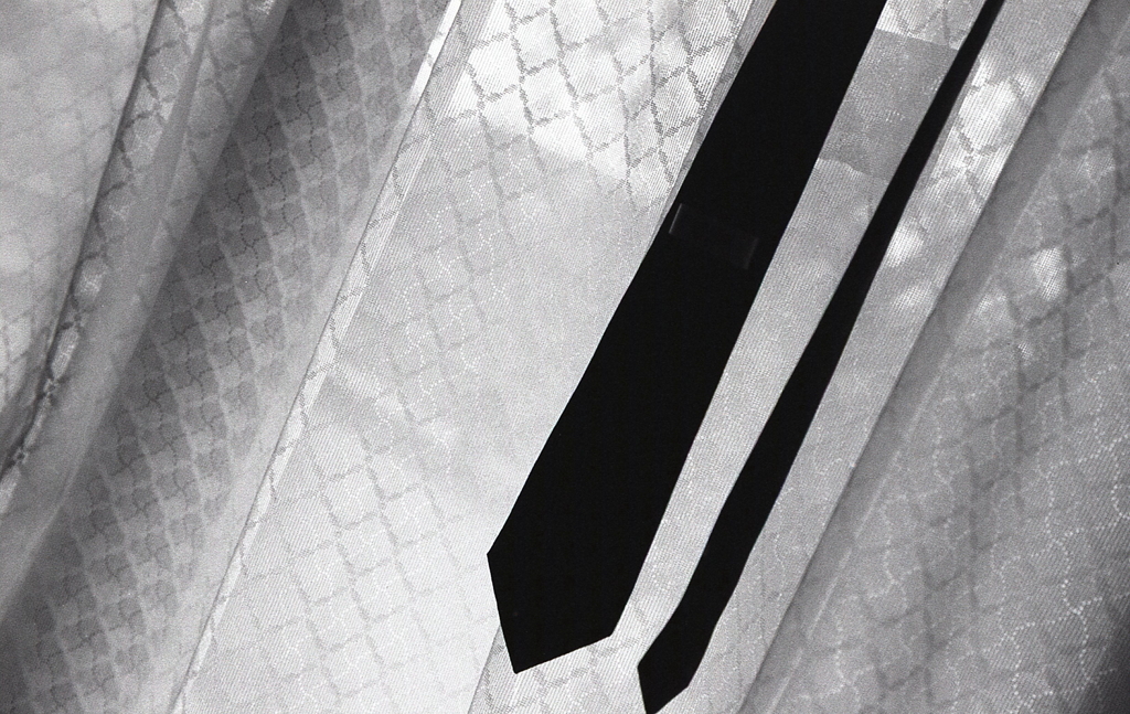黒いネクタイ