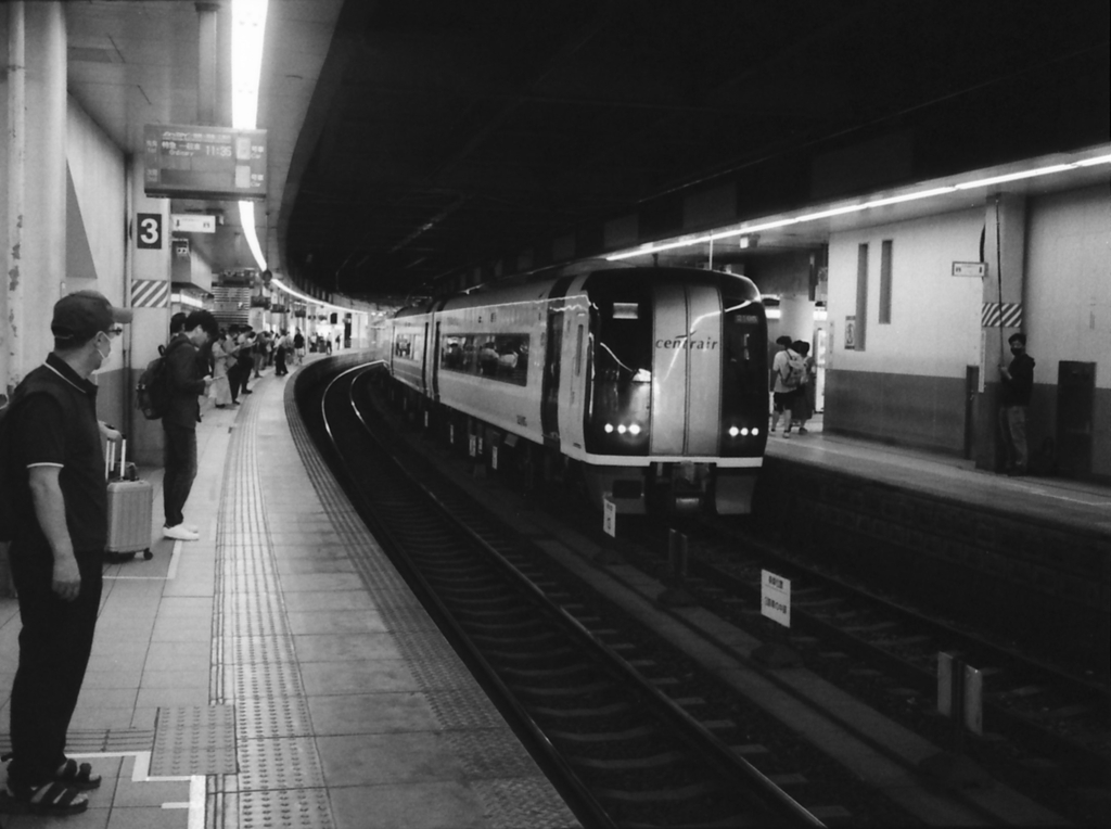 名鉄金山駅ホーム