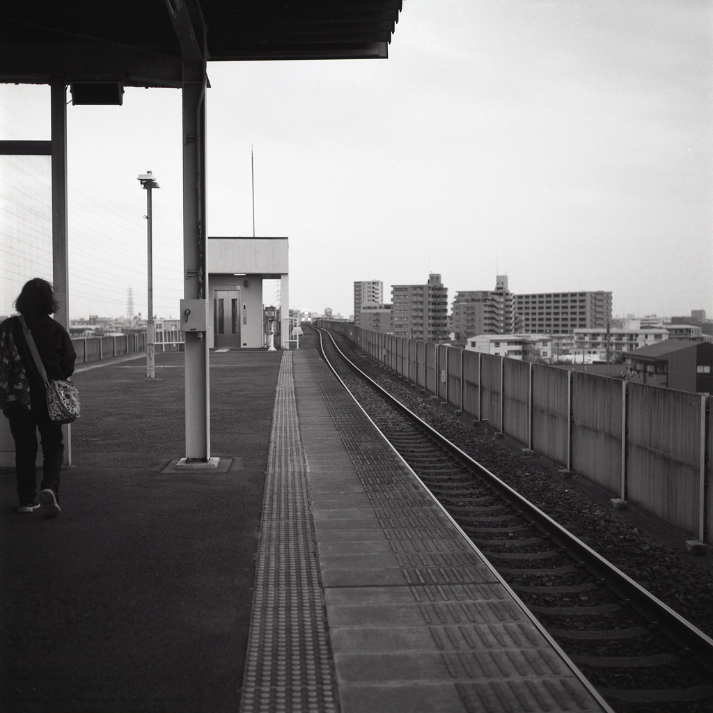 遠く電車がやってきた！