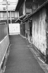 間所を抜けて旧街道（下街道）へ