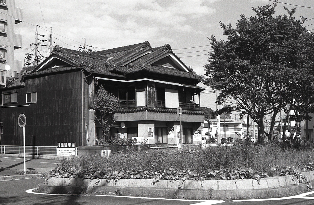 築地の旧・遊郭街へ　～港新世界界隈