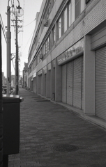 シャッター街を歩く