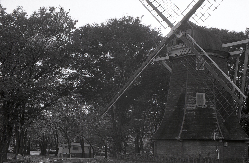 ちょっとアンダーなオランダ風車（笑