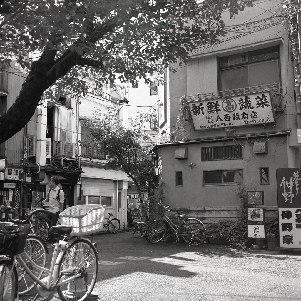 中野の迷路　～東京モノクロ