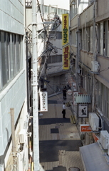 歩道橋から豊橋小路