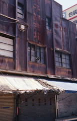 声も音も聞こえてこない丸いスピーカー