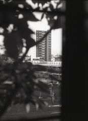窓辺の風景・東谷橋