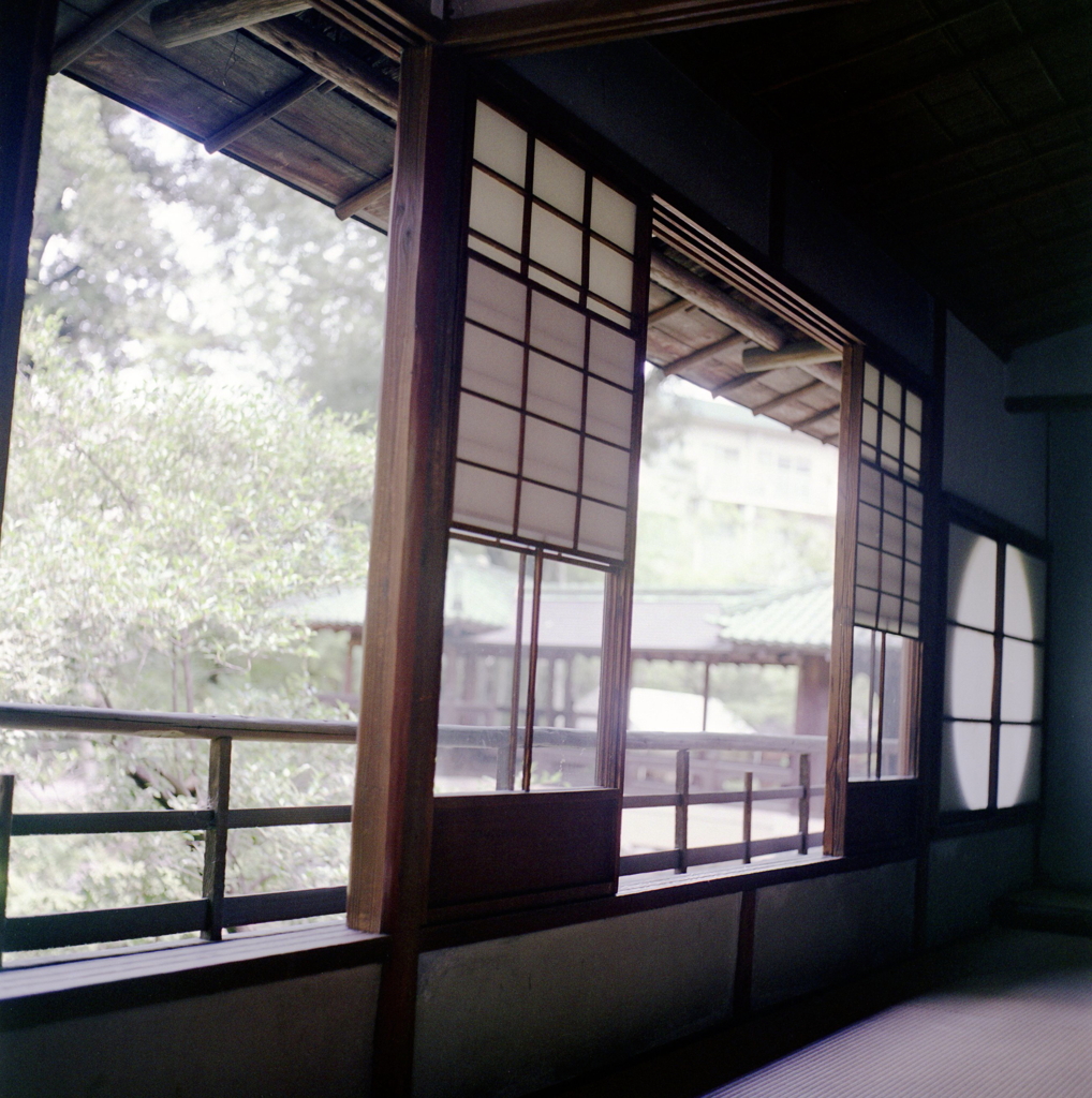 茶室の窓辺
