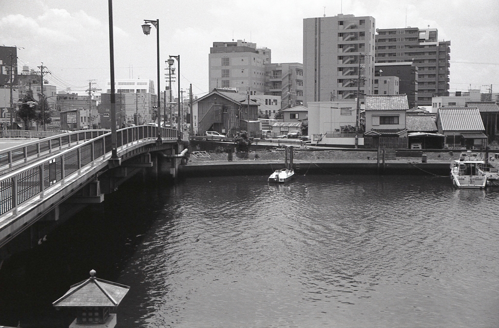 熱田側から新堀川風景