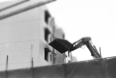 団塊も断層もやがて壊されていくのだろう 団塊も断層もやがて壊されていくのだろう