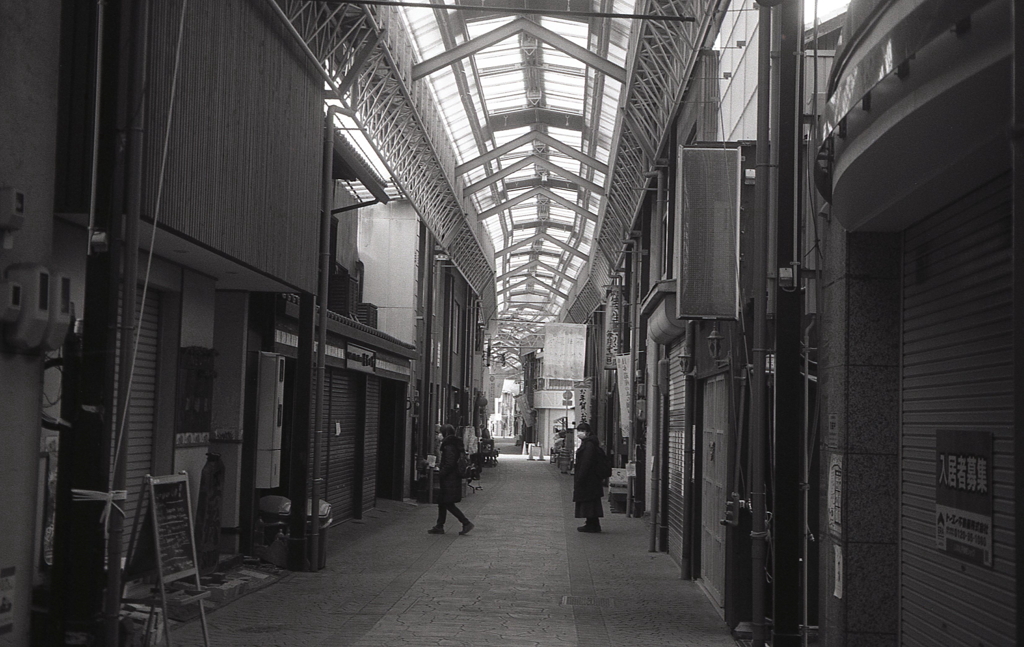 長女と家内と…瀬戸・銀座通り商店街