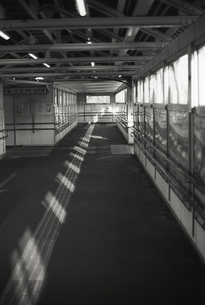 JR熱田駅高架通路
