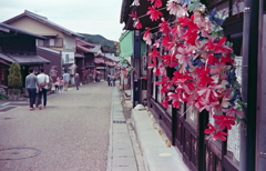 旧街道の花飾り　