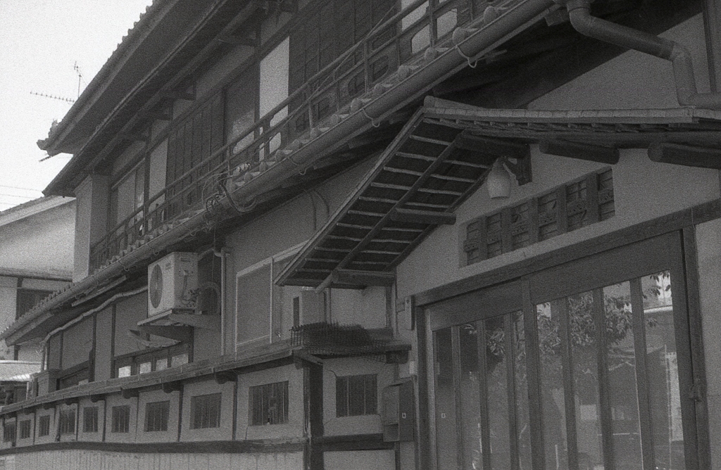 以前は遊郭だったのだろうか？それとも料亭？