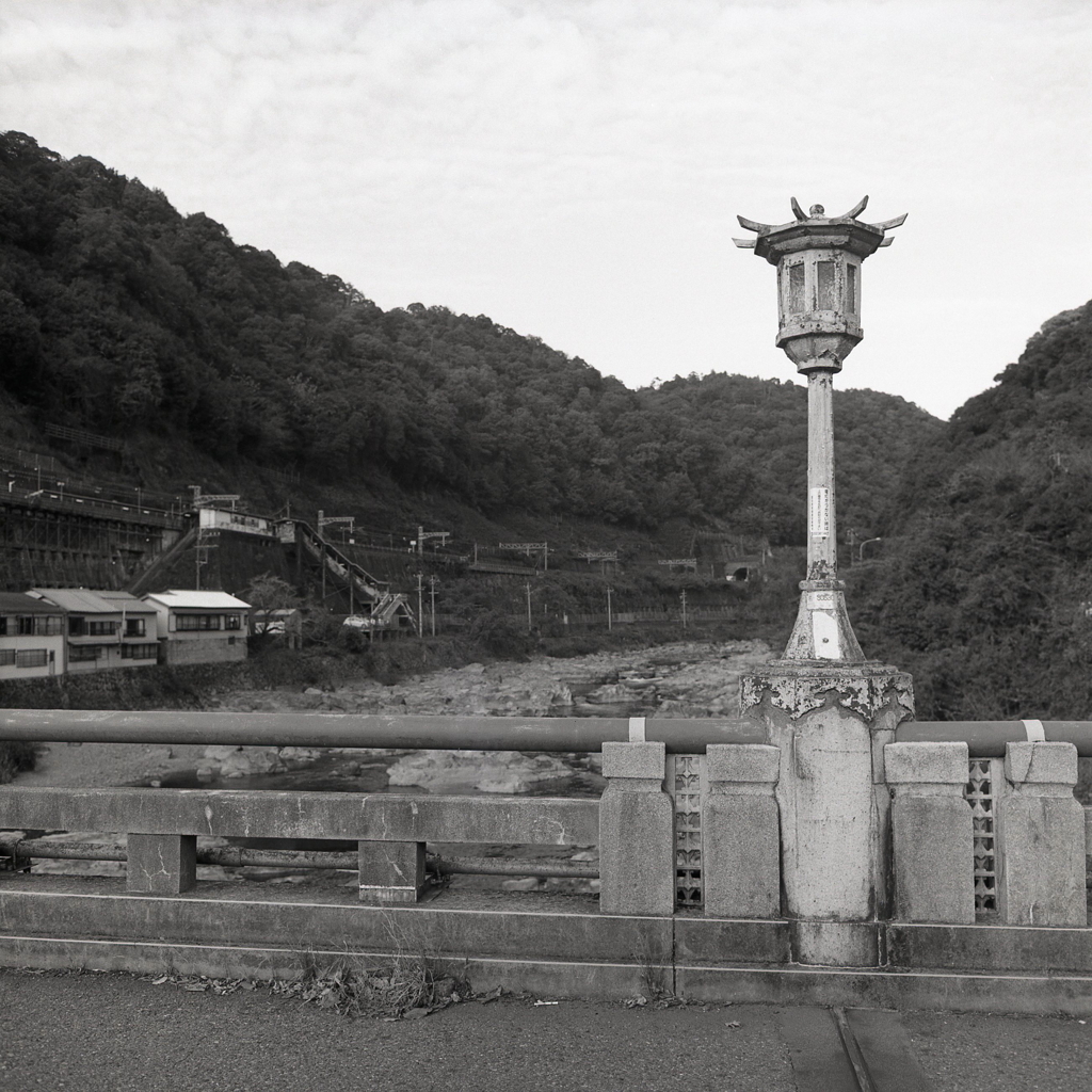 城嶺橋の街路灯