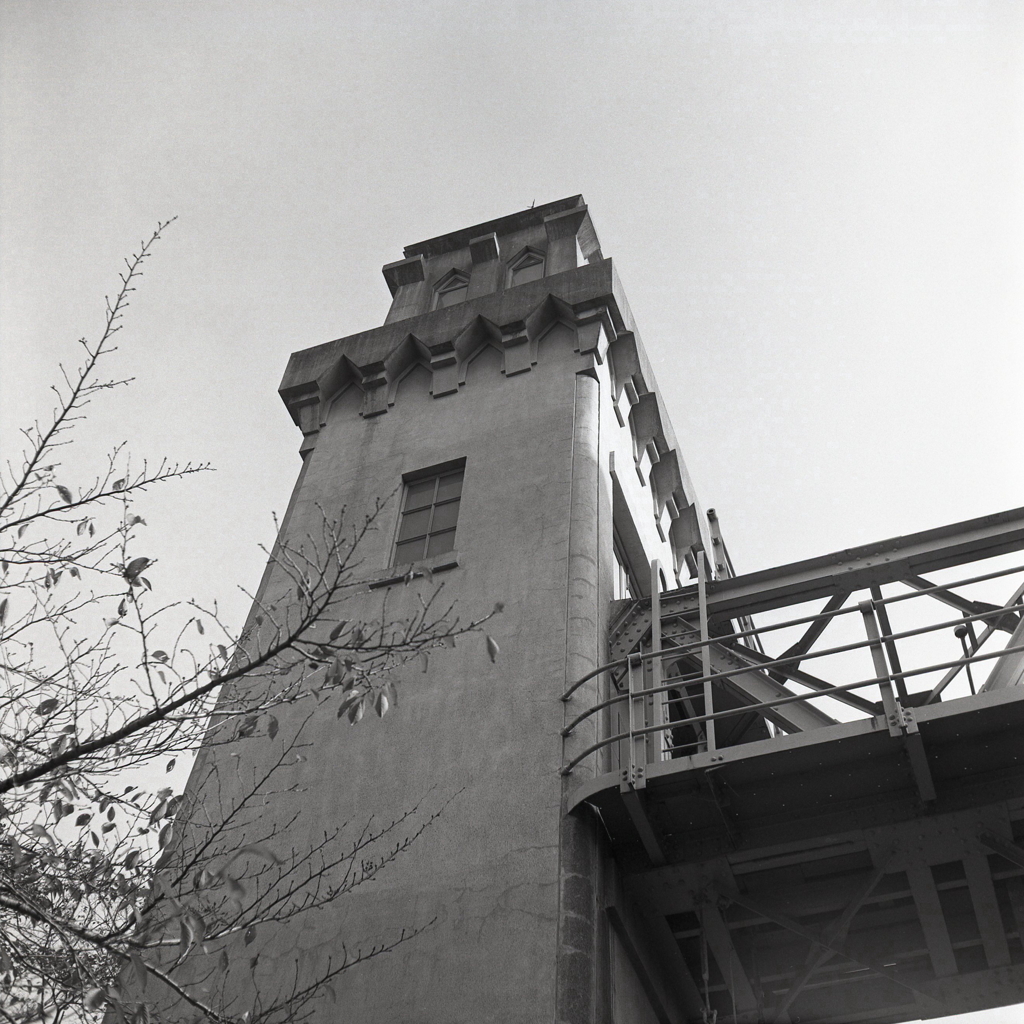 松重閘門の尖塔