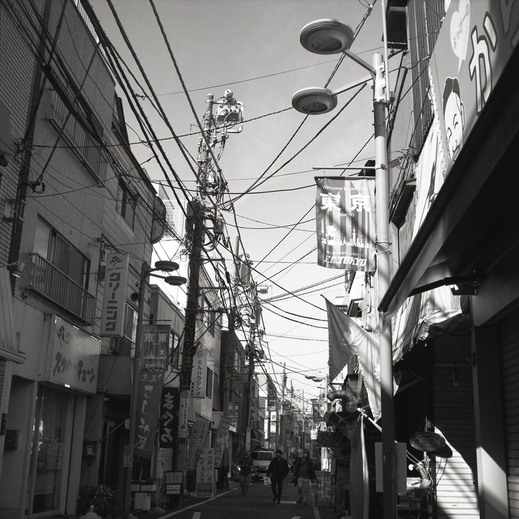 活気ある商店街だよ。