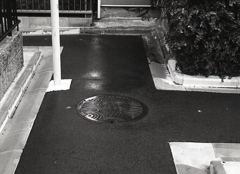 狭い路地曲がり角