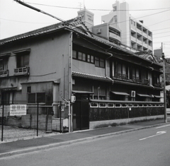 古い家屋が残る旧八幡園界隈