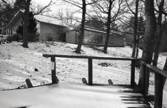 枕木も雪に包まれ…