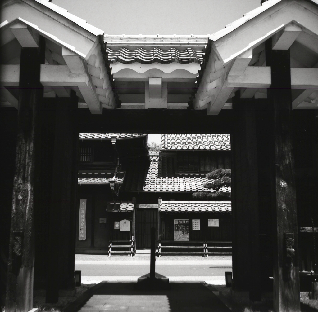 鉄門からの街道風景