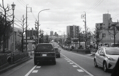 モノレールの街を走り抜け…