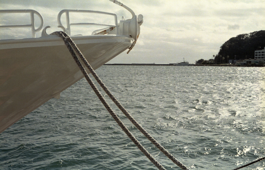 舳先と下田の海