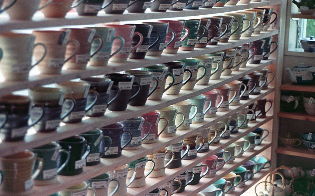 並ぶコーヒーカップ