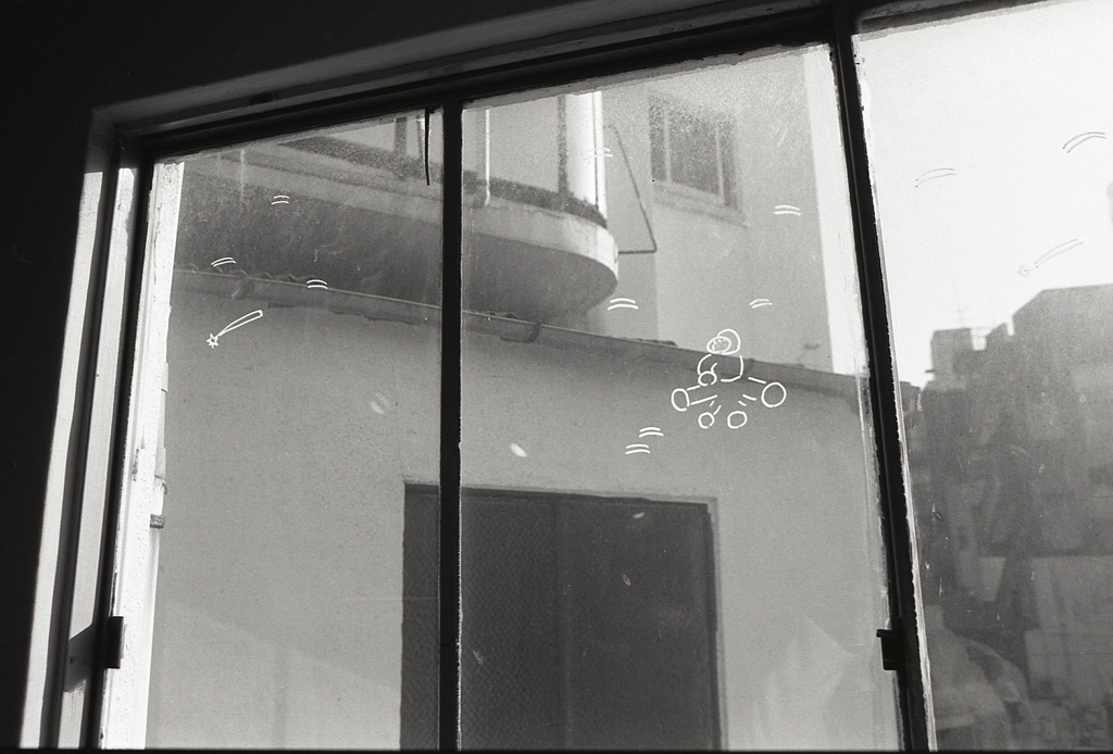 ガラスのラクガキ