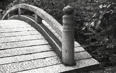 花崗岩の太鼓橋
