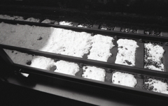 雪のレールを見て…旅してるんだなぁ。（笑