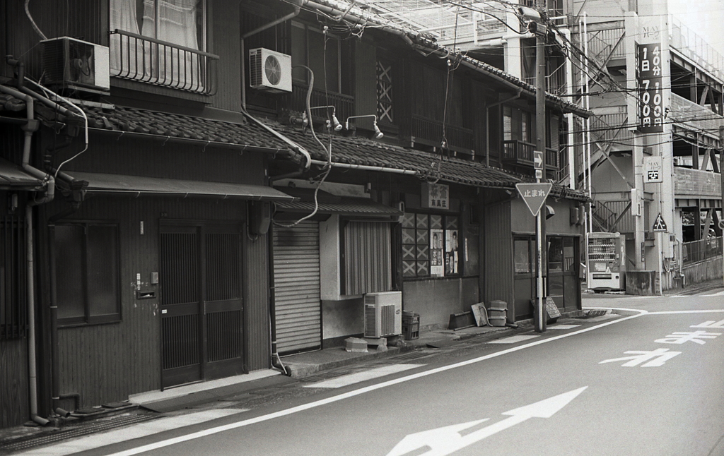 ４０年前によく通った木造長屋