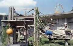 遊具はあるが動物が見当たらない…？