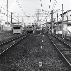 停車した豊明行普通電車