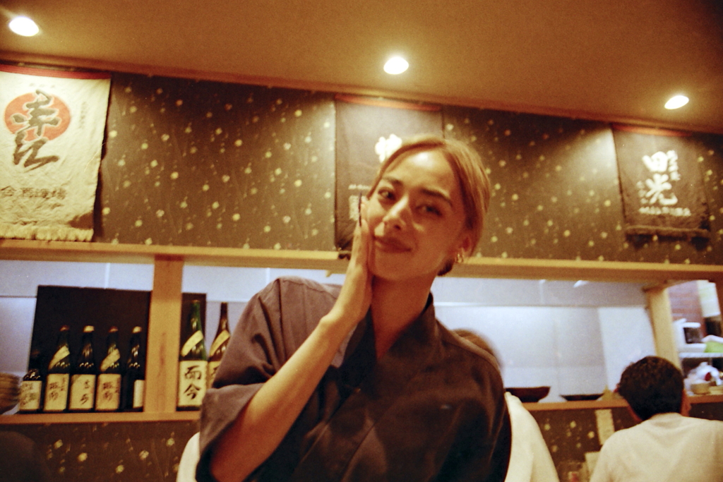 女性スタッフにワンショット！