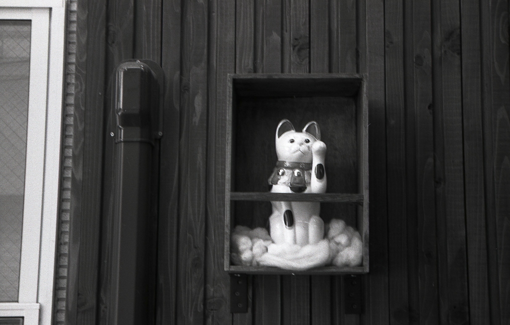 手ブレご容赦の招き猫（笑