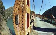 赤錆びた旅足橋