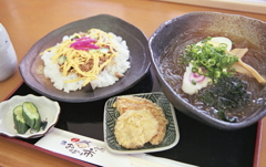 寒天ラーメンちらし寿司天ぷらセット￥７５０円也！（税込）