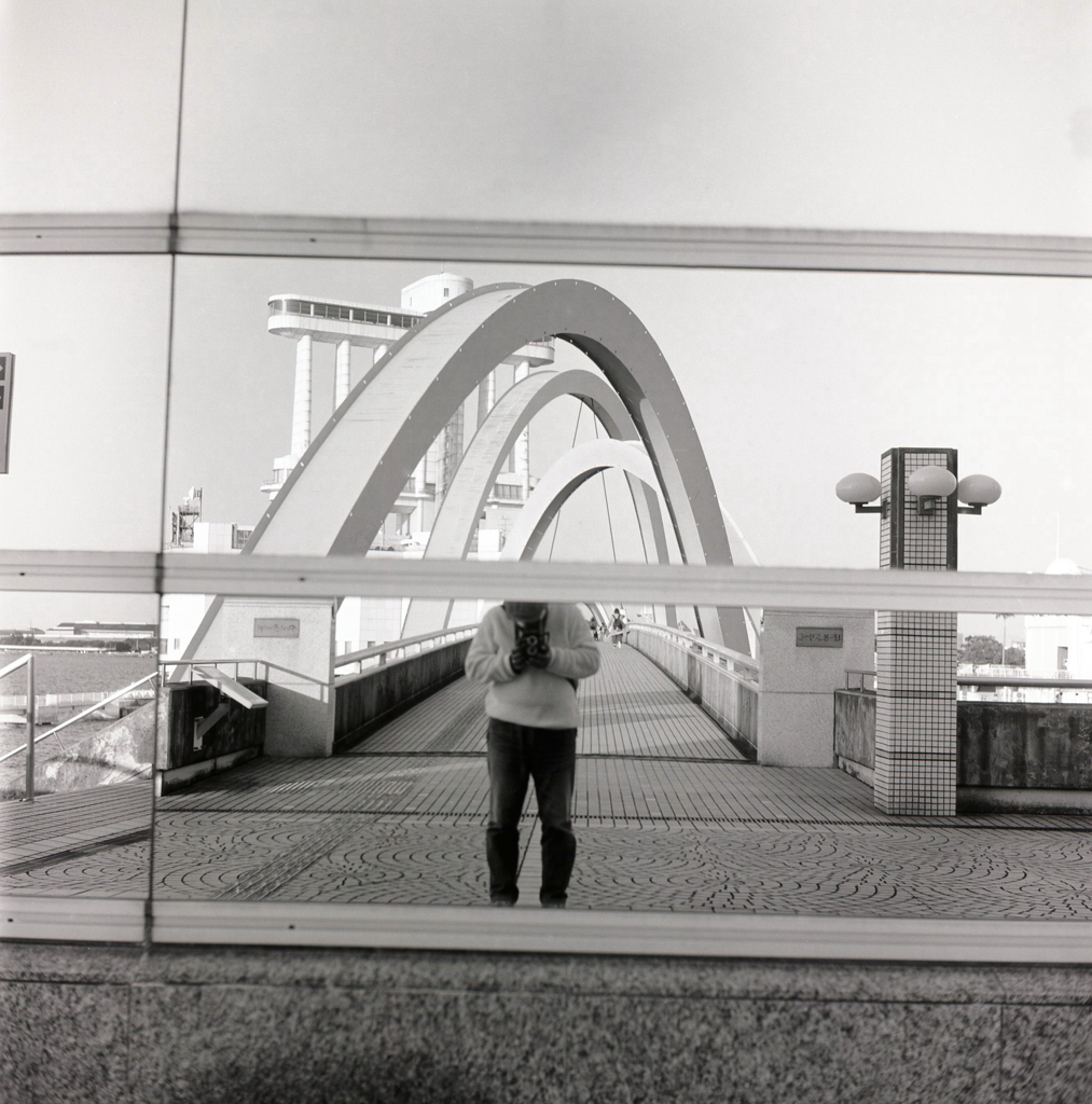 築地でシャッターを切る。