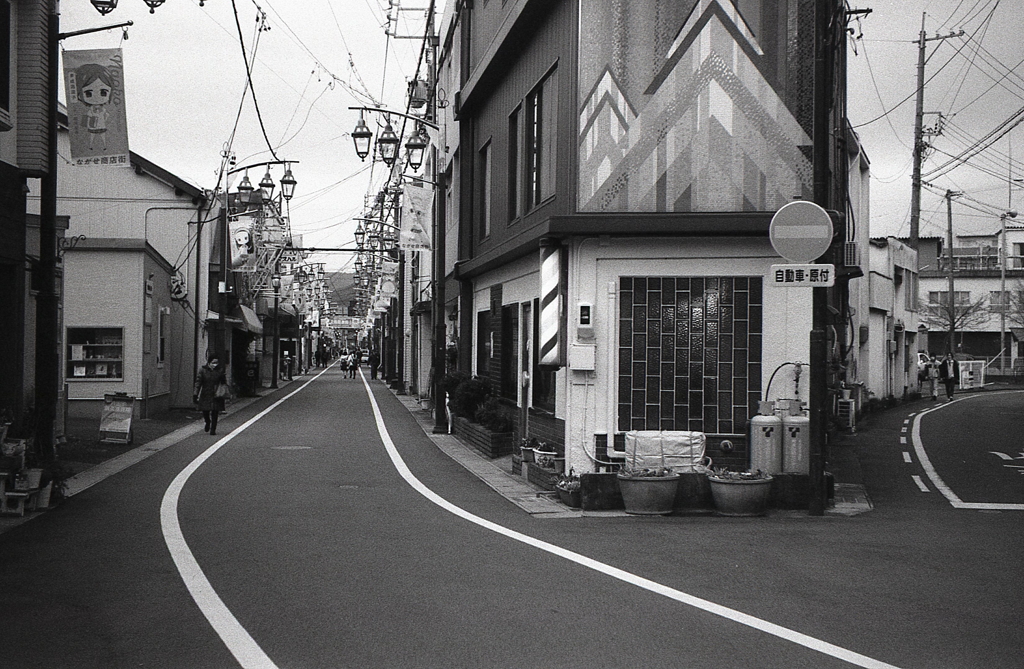 挟まれたbarber shop