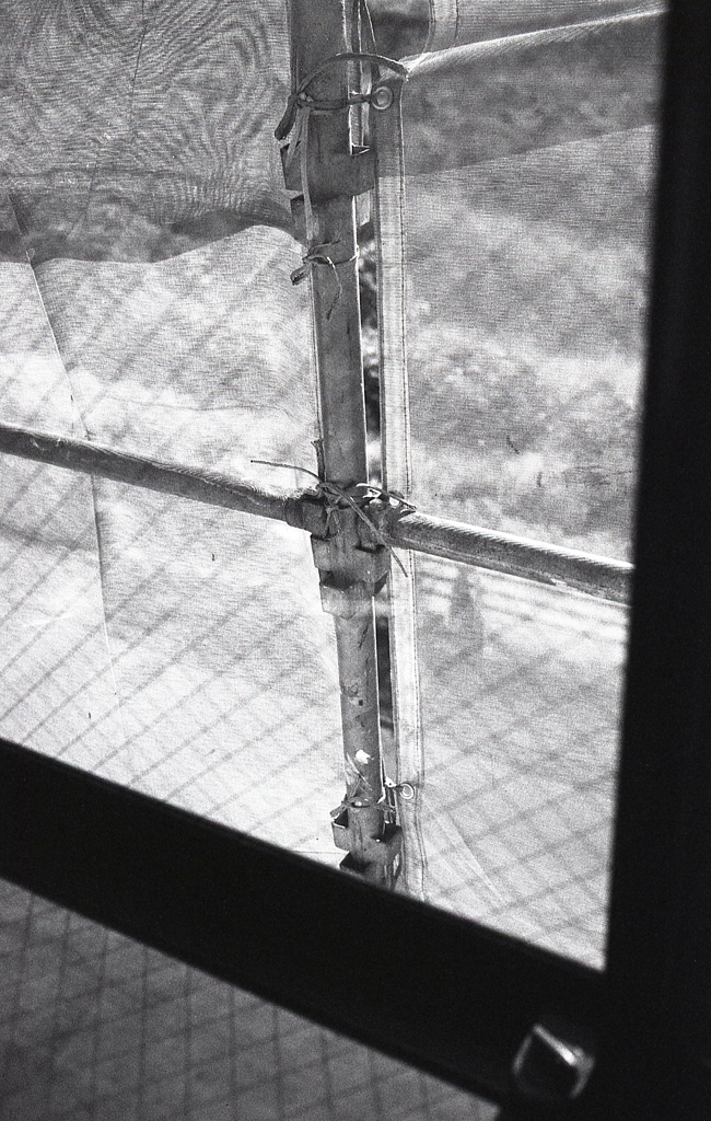 窓の外には足場が見える　～ある男の写真日記