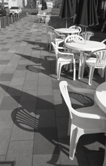 誰もいないテラス席