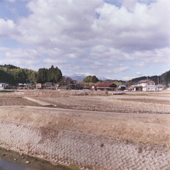 山岡から遠く見えるのは恵那山か…