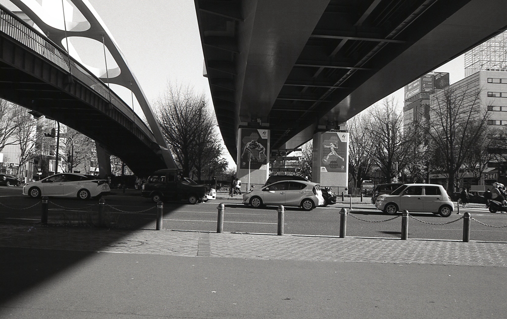 高架下の風景