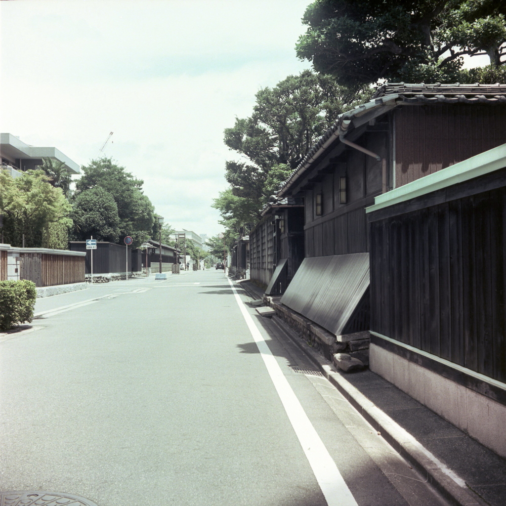 白壁の街並み
