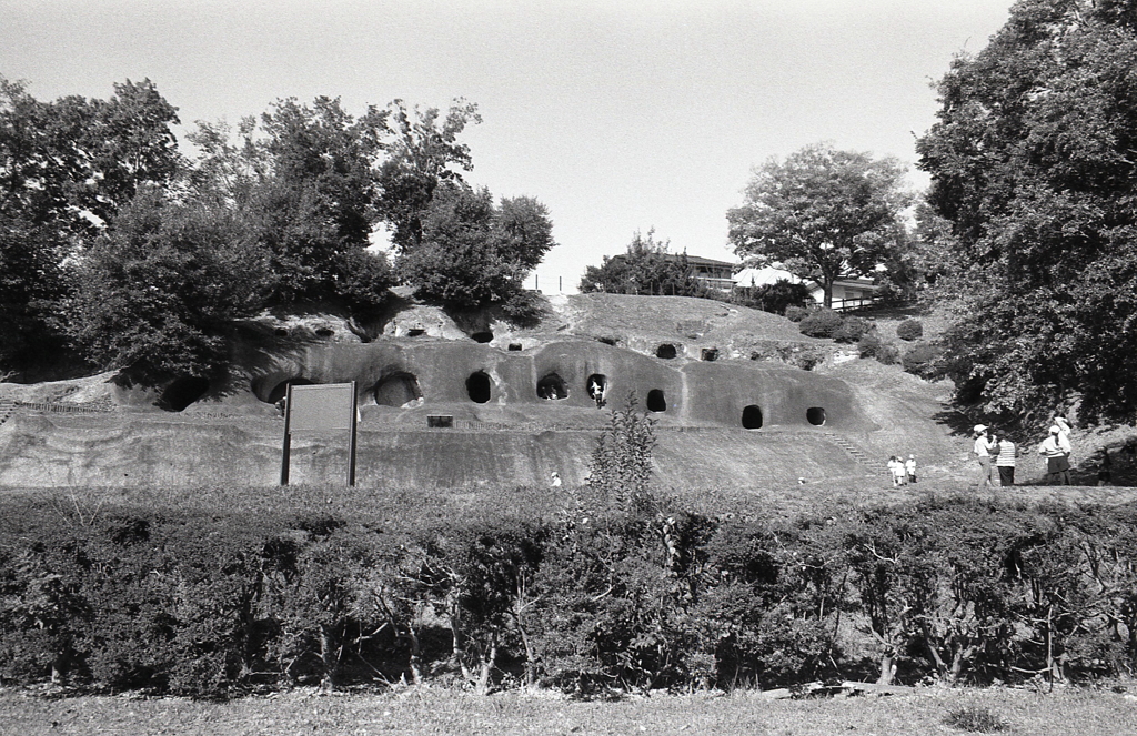 カタコンベという言葉が浮かんだのだが…